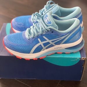 ASICS nimbus 21 running shoes